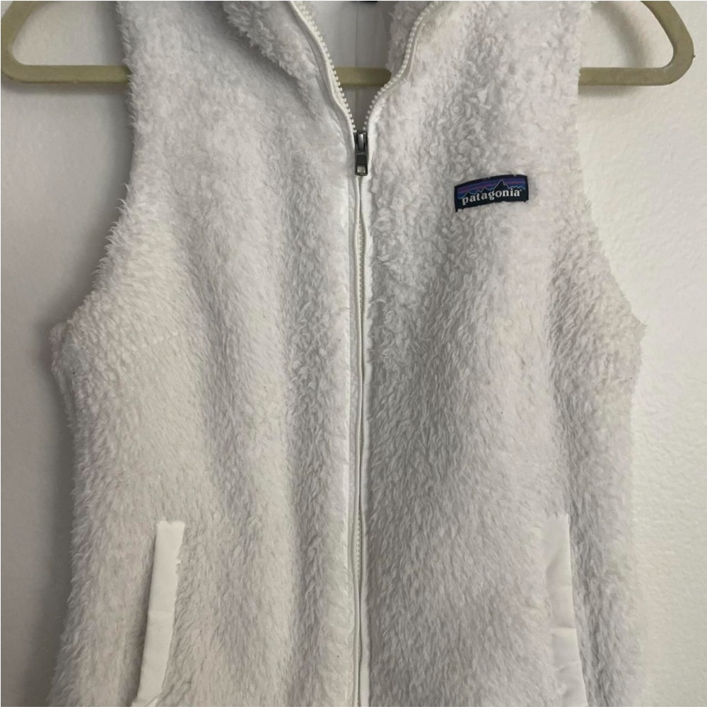 Patagonia women’s white fleece soft vest size small